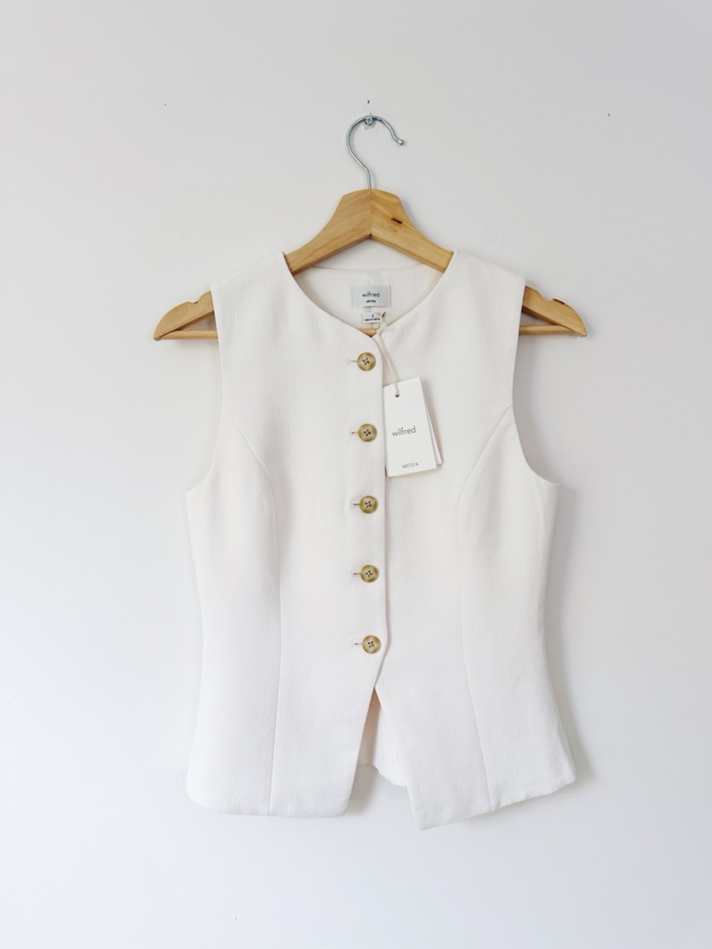 Aritzia Wilfred Regal Vest Japanese Crepette™ Slim-fit Light Birch - Picture 5 of 7